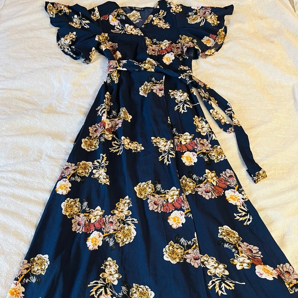 SHEIN floral printed overlap maxi with belt - Picture 4 of 8